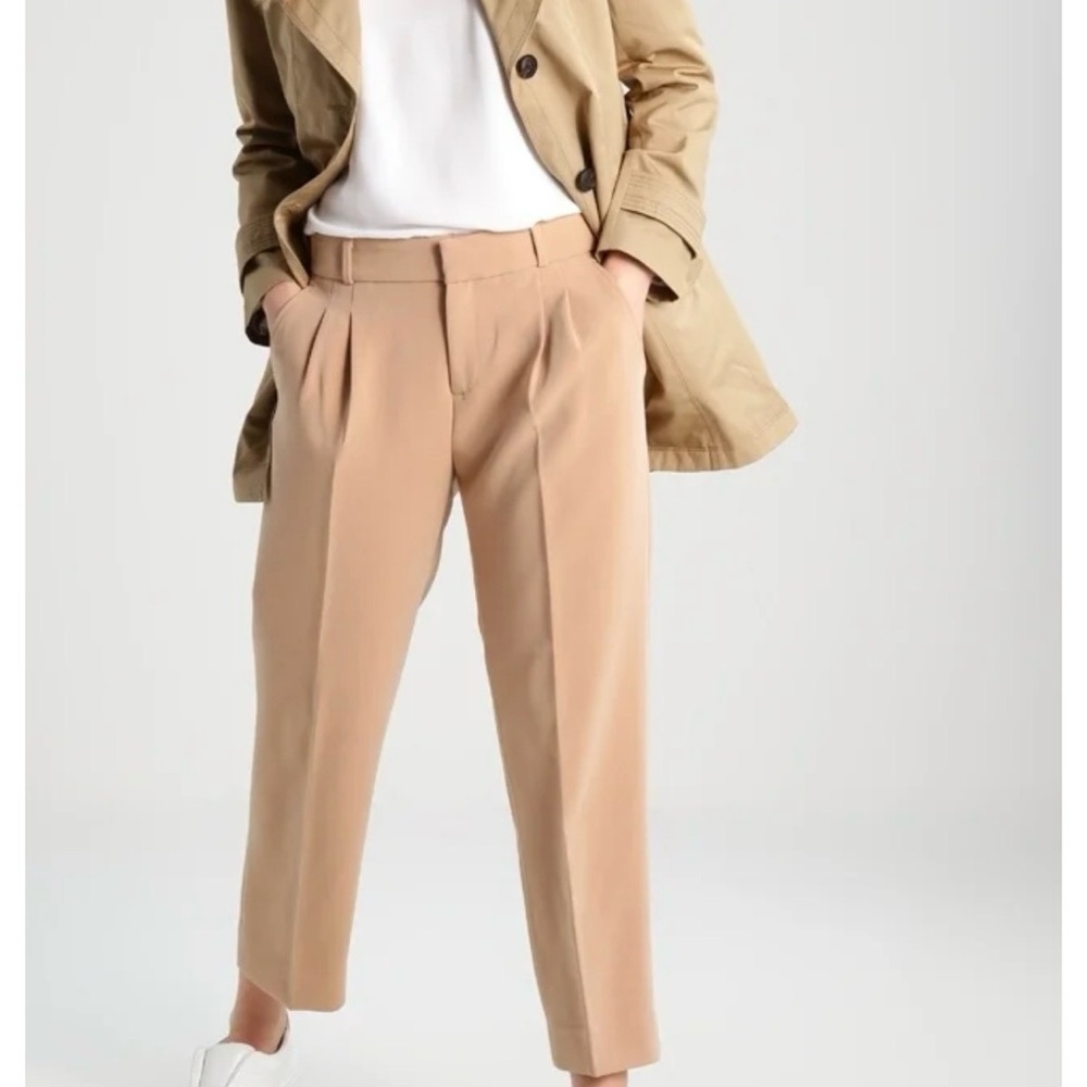 Banana Republic Women's Beige Trench Coat - Picture 4 of 6